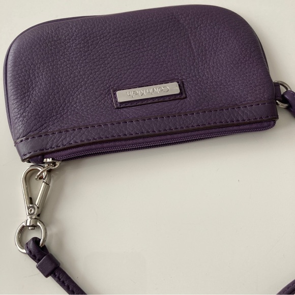 Calvin Klein Wristlet Wallet leather, purple, like new - Picture 7 of 10